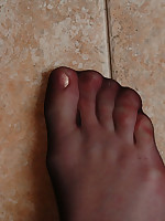 Nylon Feet Line Picture